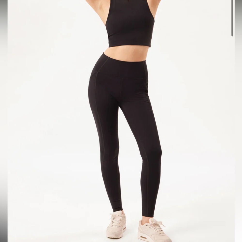 Girlfriend Collective compressive pocket leggings- black